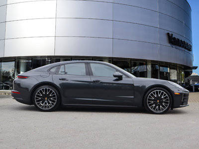 Porsche Panamera  2024 à Vancouver, Colombie-Britannique