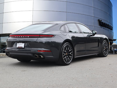 Porsche Panamera  2024 à Vancouver, Colombie-Britannique