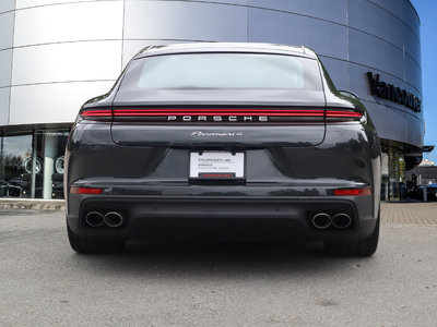 Porsche Panamera  2024 à Vancouver, Colombie-Britannique