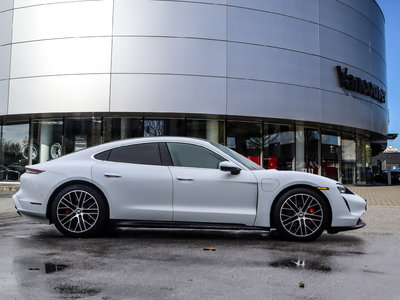 Porsche Taycan  2020 à Vancouver, Colombie-Britannique