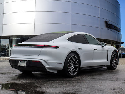 Porsche Taycan  2020 à Vancouver, Colombie-Britannique