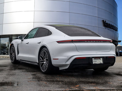 Porsche Taycan  2020 à Vancouver, Colombie-Britannique