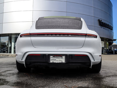 Porsche Taycan  2020 à Vancouver, Colombie-Britannique