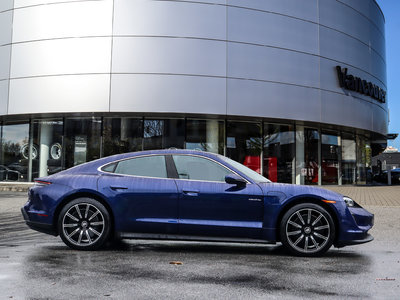 Porsche Taycan  2020 à Vancouver, Colombie-Britannique