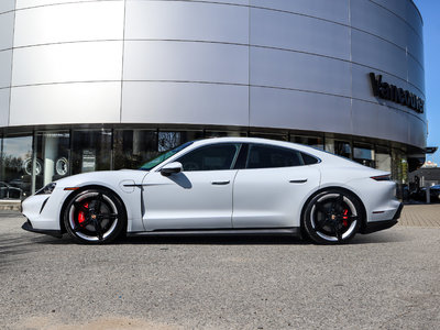 Porsche Taycan  2020 à Vancouver, Colombie-Britannique