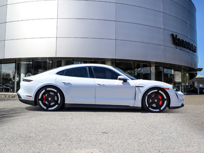 Porsche Taycan  2020 à Vancouver, Colombie-Britannique
