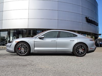 Porsche Taycan  2020 à Vancouver, Colombie-Britannique