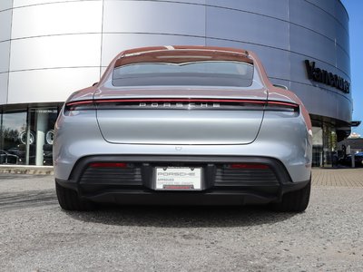 Porsche Taycan  2020 à Vancouver, Colombie-Britannique