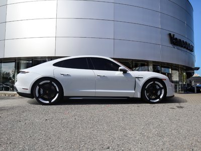 Porsche Taycan  2021 à Vancouver, Colombie-Britannique