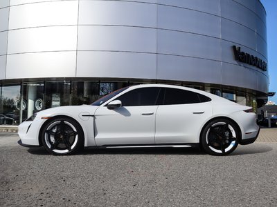 Porsche Taycan  2021 à Vancouver, Colombie-Britannique