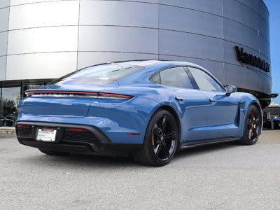 Porsche Taycan  2022 à Vancouver, Colombie-Britannique