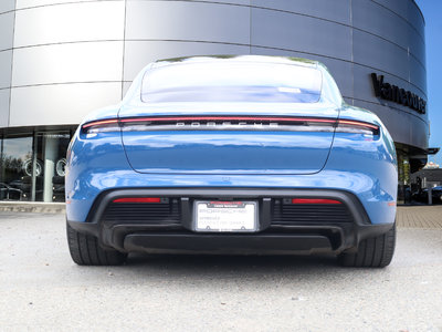 Porsche Taycan  2022 à Vancouver, Colombie-Britannique