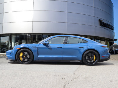 Porsche Taycan  2022 à Vancouver, Colombie-Britannique