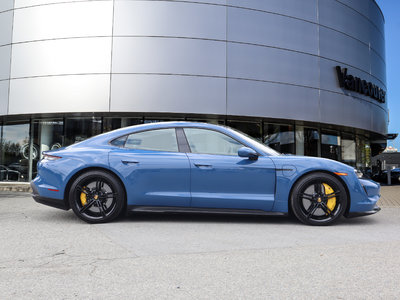 Porsche Taycan  2022 à Vancouver, Colombie-Britannique