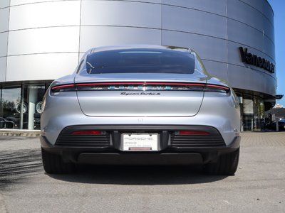 Porsche Taycan  2023 à Vancouver, Colombie-Britannique