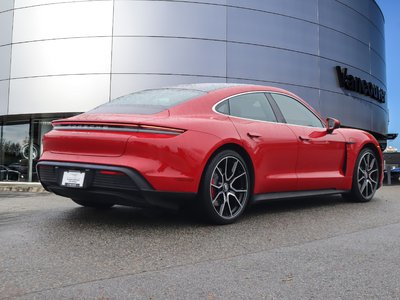 Porsche Taycan  2023 à Vancouver, Colombie-Britannique