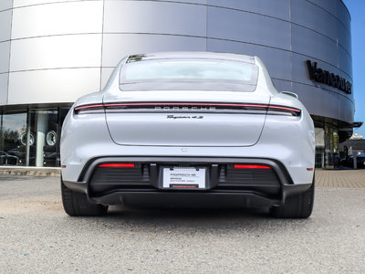 Porsche Taycan  2025 à Vancouver, Colombie-Britannique
