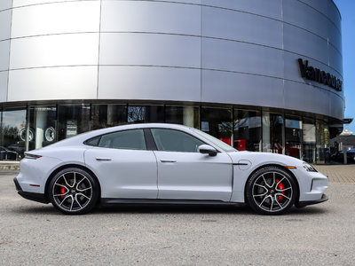 Porsche Taycan  2025 à Vancouver, Colombie-Britannique