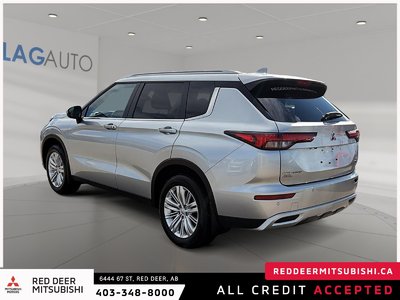 2024 Mitsubishi Outlander SE — photo 4