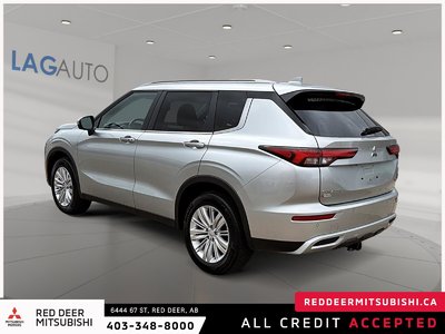 2024 Mitsubishi Outlander LE — photo 4