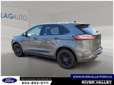 2022 Ford Edge ST Line — photo 2
