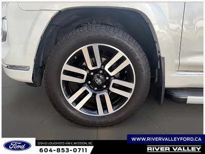 2019 Toyota 4Runner SR5 — photo 6