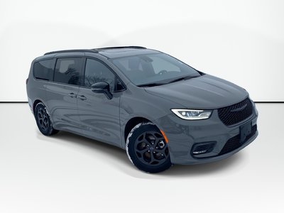 2025 Chrysler Pacifica Limited | Htd Leather Seats | Htd Wheel Clean CarFax | One Owner