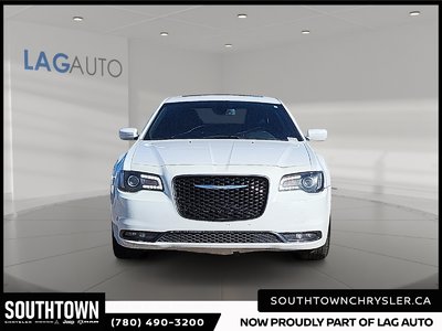 2018 Chrysler 300 300S — photo 2