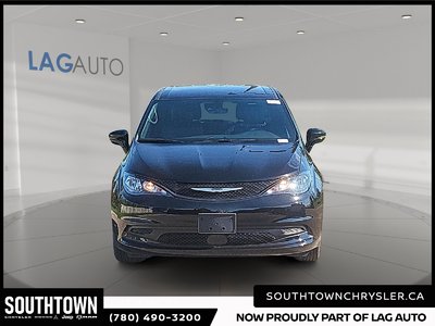 2026 CHRYSLER Grand Caravan SXT — photo 2