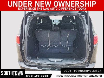 2027 CHRYSLER Grand Caravan SXT — photo 6