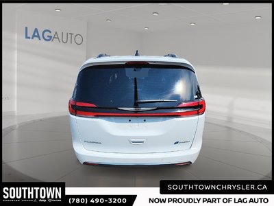 2024 Chrysler Pacifica Hybrid Pinnacle — photo 3