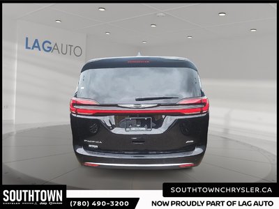 2026 CHRYSLER Pacifica PINNACLE — photo 3