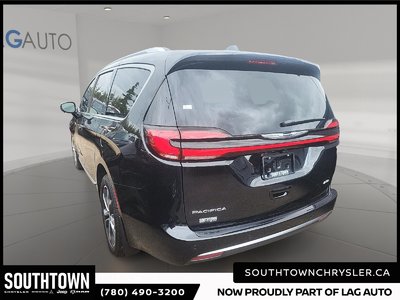 2026 CHRYSLER Pacifica PINNACLE — photo 4