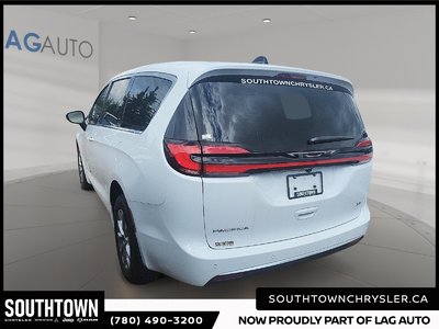 2027 CHRYSLER Pacifica SELECT AWD — photo 4