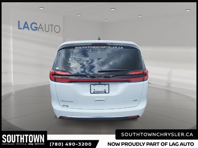 2027 CHRYSLER Pacifica SELECT AWD — photo 3