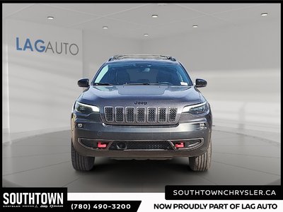 2023 Jeep Cherokee Trailhawk — photo 2
