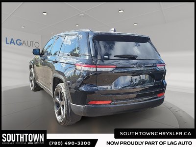 2023 Jeep Grand Cherokee Altitude — photo 4