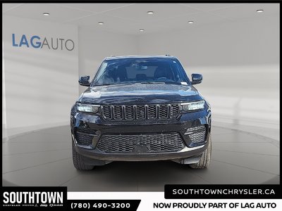 2023 Jeep Grand Cherokee Altitude — photo 2