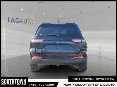 2023 Jeep Grand Cherokee Altitude — photo 5