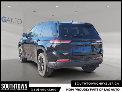2023 Jeep Grand Cherokee Altitude — photo 4