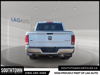 2022 Ram 1500 Classic SLT — photo 3