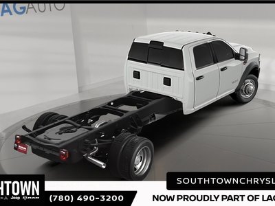 2025 Ram 5500 Chassis Big Horn — photo 3