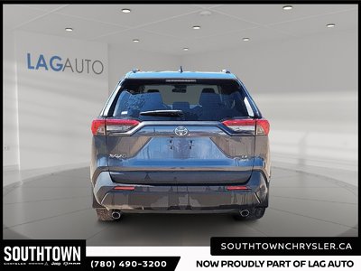 2019 Toyota RAV4 LE — photo 3