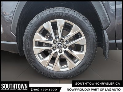 2019 Toyota RAV4 Limited — photo 7