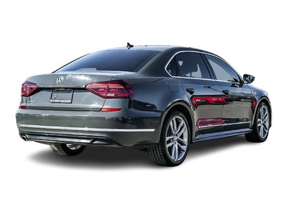 2018 Volkswagen Passat in Saint-Bruno-de-Montarville, Quebec