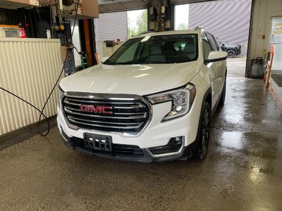 GMC Terrain SLT AWD *TOIT* NAV CUIR BOSE SIÈGES CHAUFF CARPLAY 2022