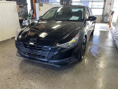 Hyundai Elantra PREFERRED AUTO *TOIT* NAV SIÈGES CHAUF CARPLAY 2023