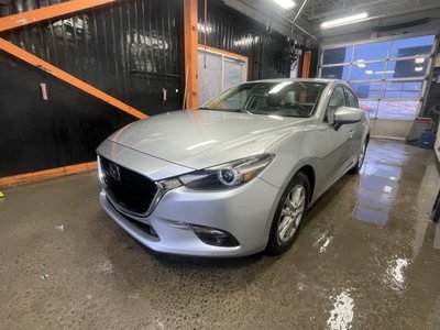 Mazda 3 GT AUTO *TOIT* CUIR SIÈGES CHAUFF BOSE ALERTES USB 2017