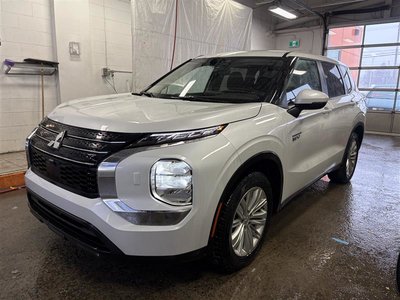 Mitsubishi Outlander PHEV ES AWD *7 PLACES* SIÈGES CHAUFF ALERTES REG ADAPT 2023