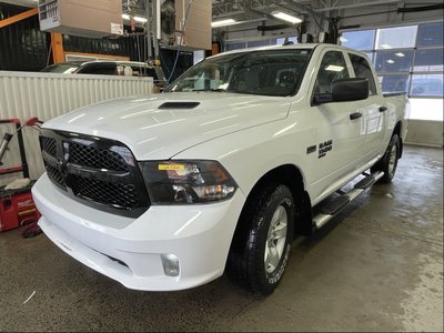 Ram 1500 Classic NIGHT EDITION CREW 4X4 V8 *SIÈGES CHAUFF* CARPLAY 2022